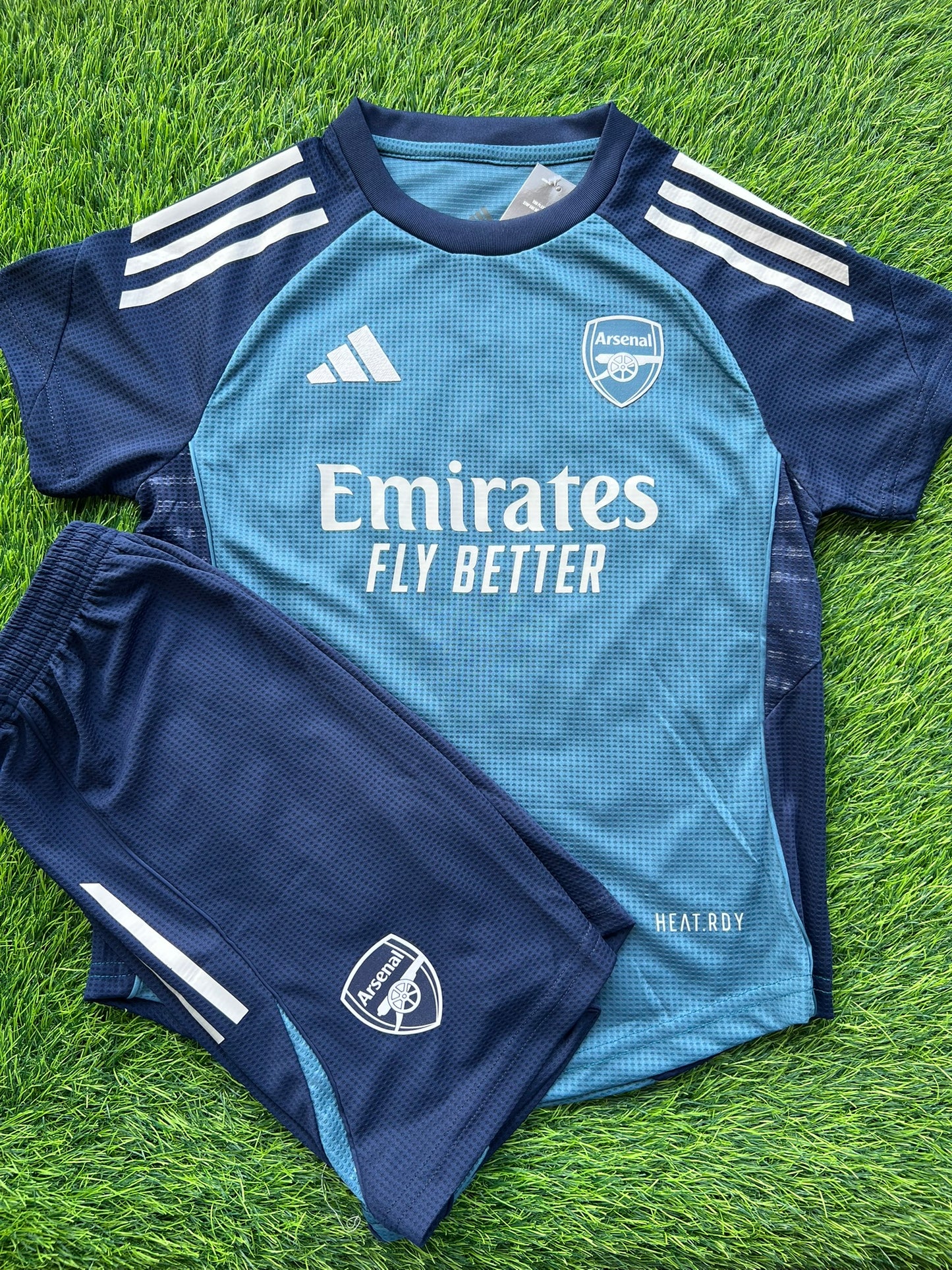 Conjunto Arsenal 25/26 - Entrenamiento - Version Player - Niños - Oferta