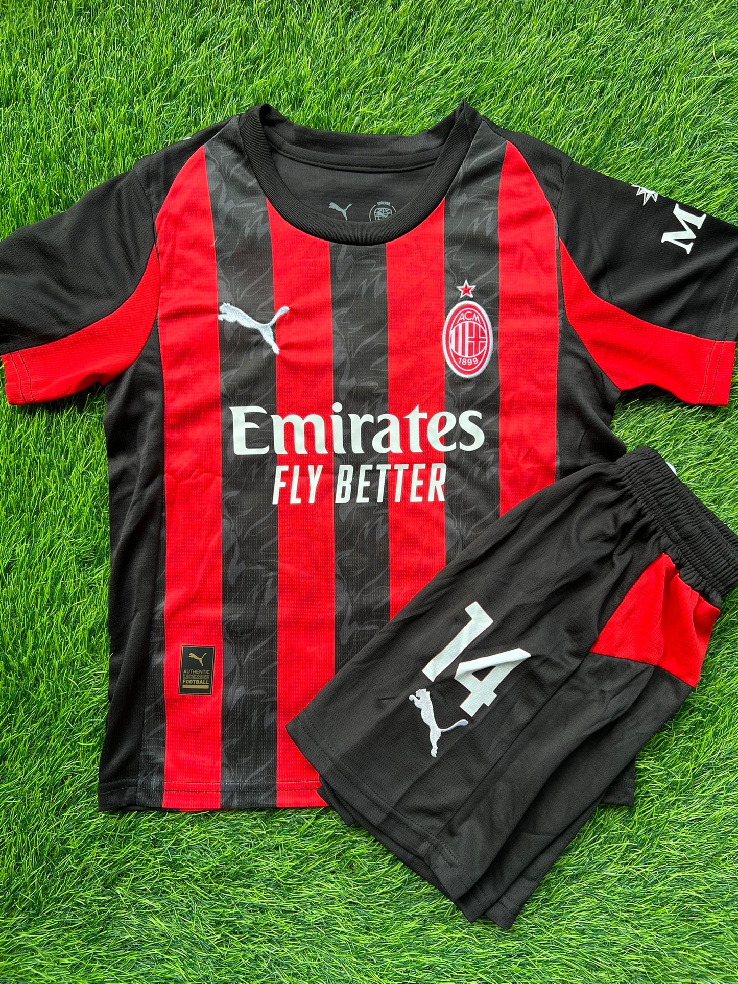 Conjunto AC Milan 25/26 - Niños