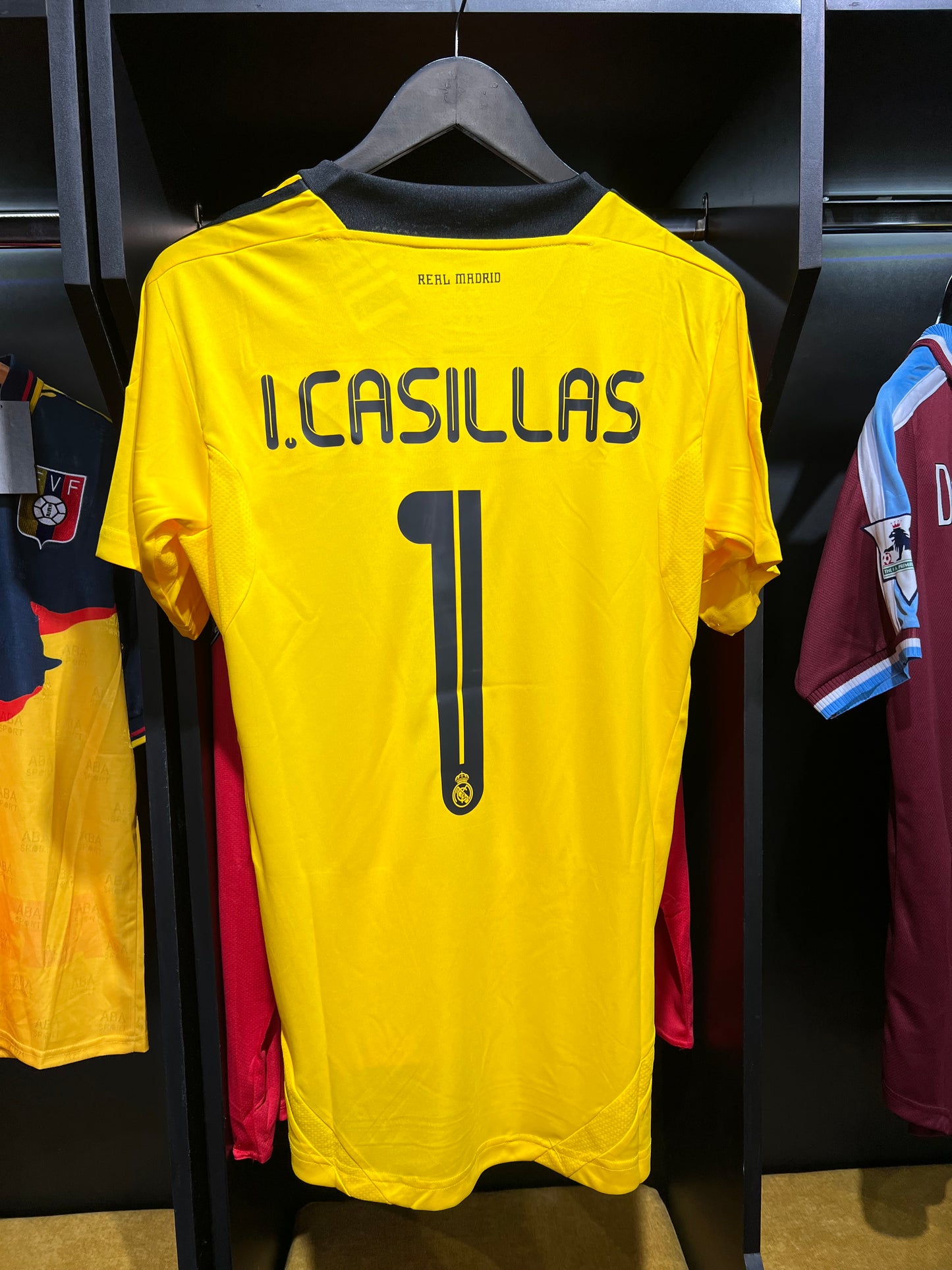 CAMISETA REAL MADRID Portero 11/12 - Casillas