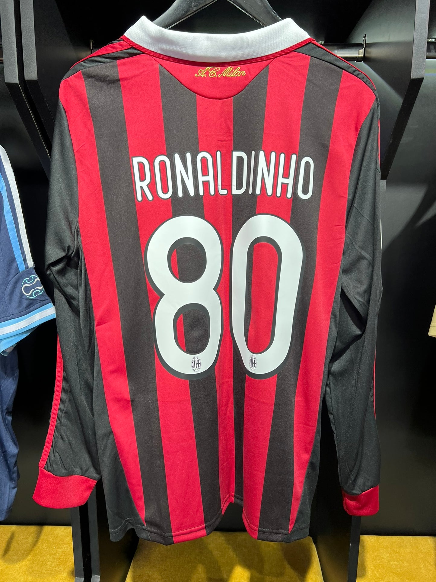 CAMISETA AC Milan 09/10 - Ronaldinho - Retro - Manga Larga