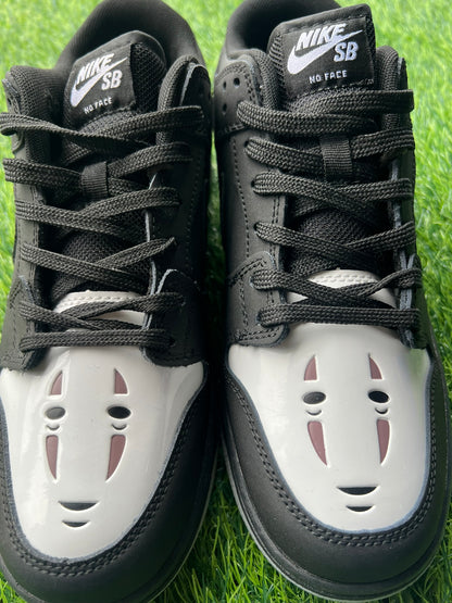Nike SB Dunk Low "No Face" (Sin Cara) de la película El Viaje de Chihiro
