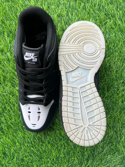 Nike SB Dunk Low "No Face" (Sin Cara) de la película El Viaje de Chihiro
